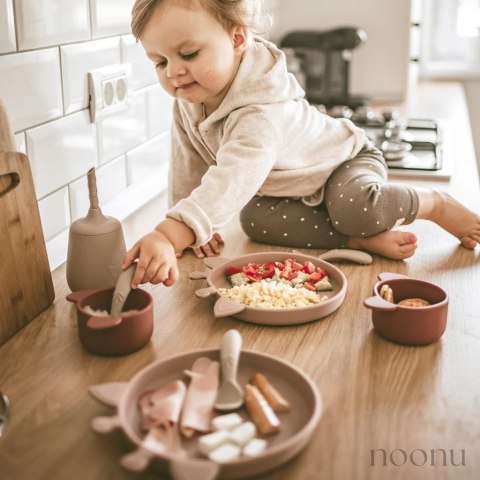 Nuuroo silikonowe talerzyki obiadowe dla niemowlaka 2 szt Giraf Woodrose